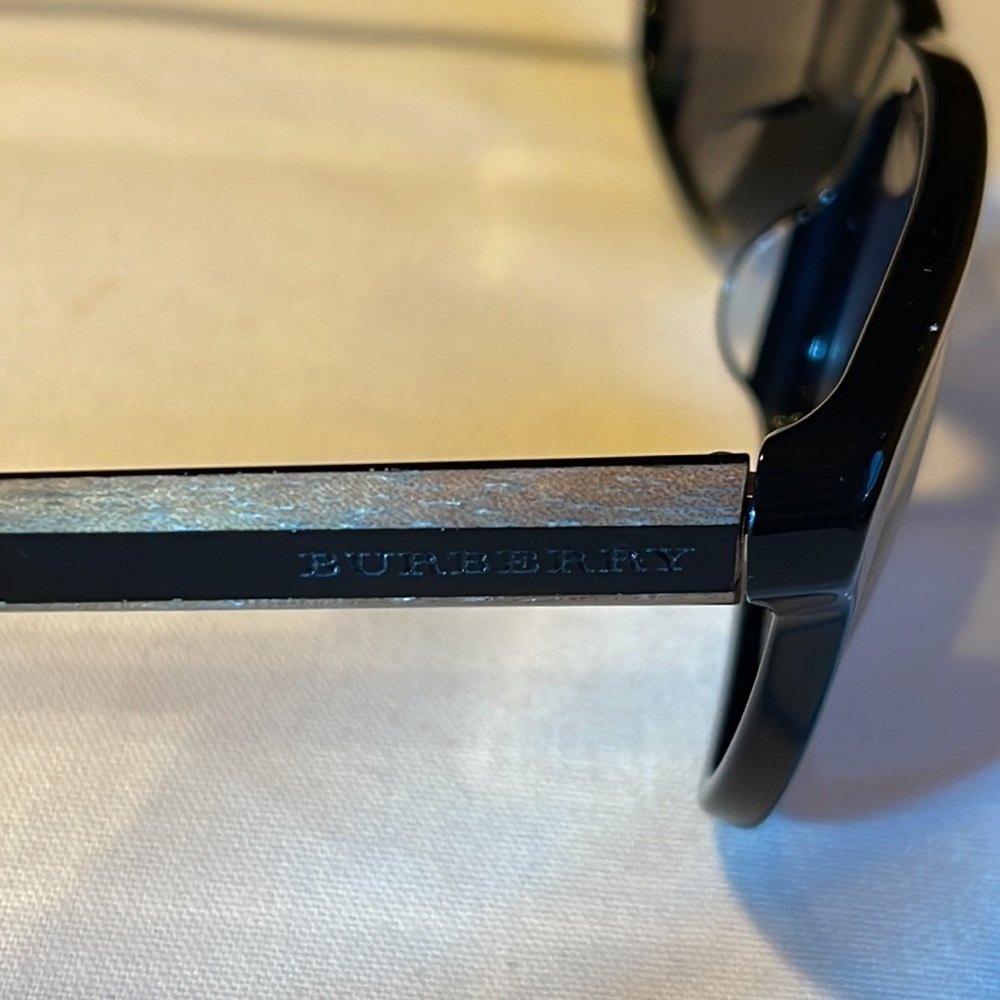 BURBERRY POLARIZED 4123-A 3001 57 18 140 Men’s full frame black with gray lenses - Picture 7 of 8